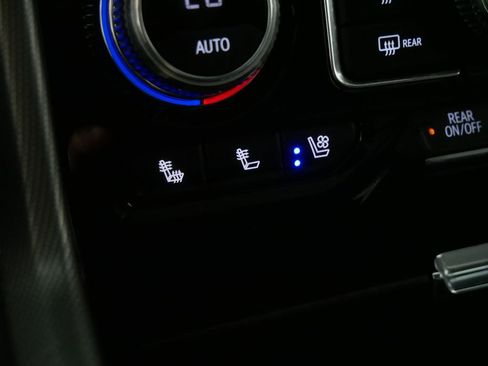 Used 2023 GMC Yukon Denali AWD/4WD image 24