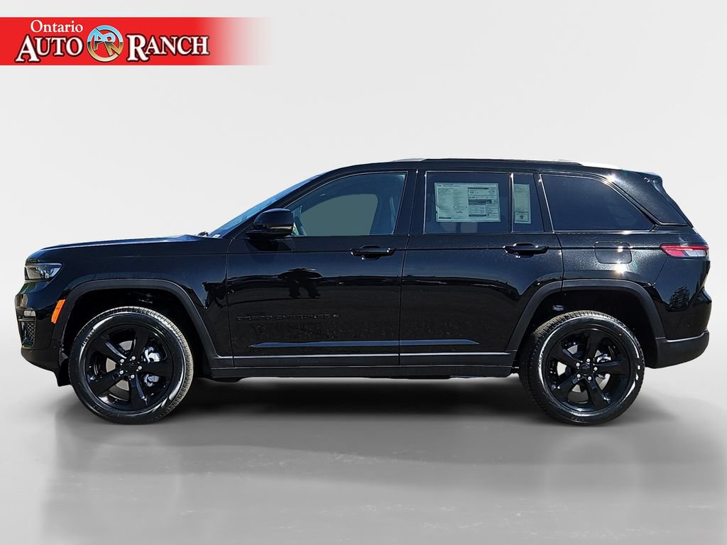 New 2025 Jeep Grand Cherokee Limited w/ Black Appearance Package AWD/4WD image 2