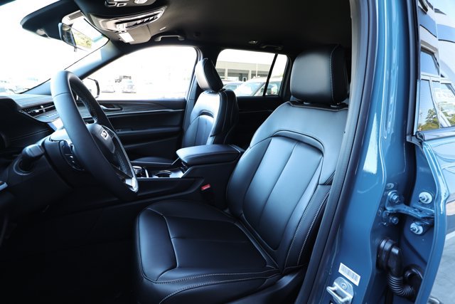 New 2027 Jeep Grand Cherokee Limited RWD image 25
