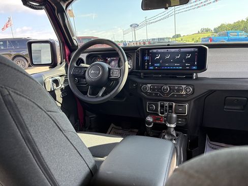Used 2024 Jeep Wrangler Unlimited Sport AWD/4WD image 25