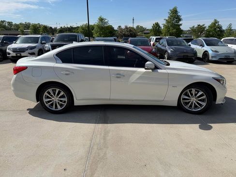 Used 2017 INFINITI Q50 3.0t Premium w/ 3.0T Premium Plus Package AWD/4WD image 4