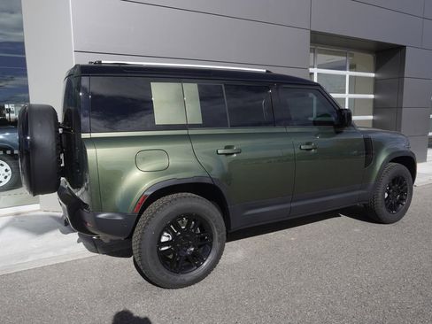 New 2026 Land Rover Defender 110 S image 4