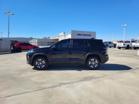 Used 2025 Chevrolet Equinox LT w/ Safety and Technology Package image 2