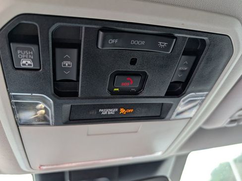 Used 2023 Toyota Tundra Limited w/ Power Package image 9