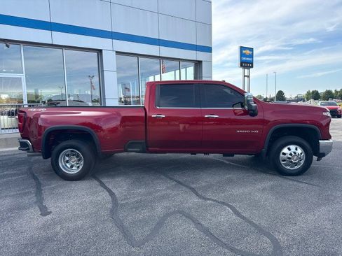 Used 2024 Chevrolet Silverado 3500 LTZ w/ LTZ Plus Package AWD/4WD image 2