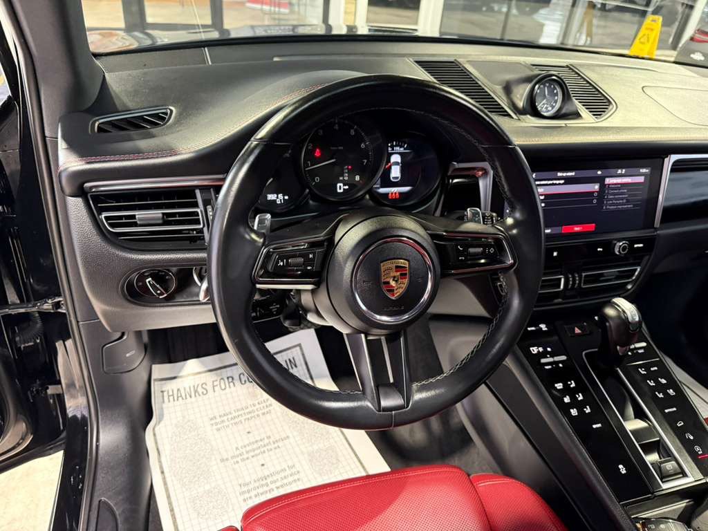 Used 2023 Porsche Macan AWD/4WD image 21