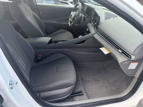 New 2026 Hyundai Elantra Hybrid FWD image 15