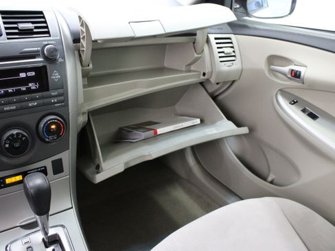 Used 2011 Toyota Corolla LE FWD image 19