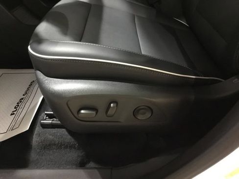 Used 2024 Buick Envision Preferred AWD/4WD image 23