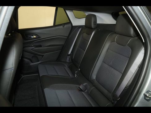 Used 2024 Chevrolet Trax LT w/ Driver Confidence Package FWD image 26