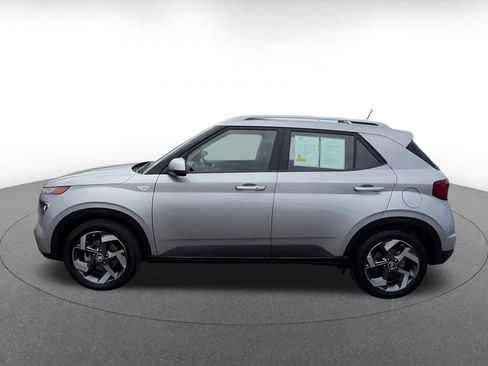 Used 2026 Hyundai Venue SEL FWD image 9