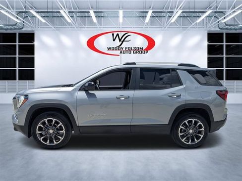 Used 2025 GMC Terrain Elevation w/ Elevation Premium Package AWD/4WD image 6