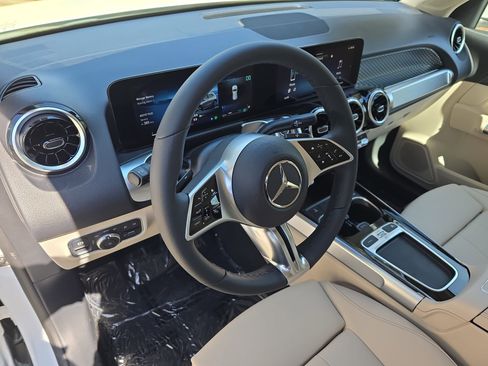 New 2026 Mercedes-Benz GLB 250 4MATIC image 16