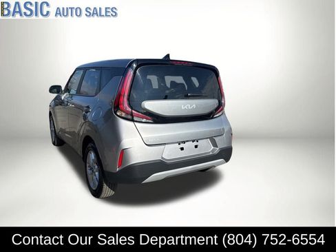 Used 2025 Kia Soul LX w/ LX Technology Package image 9