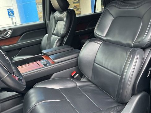 Used 2024 Lincoln Navigator L 4WD image 10
