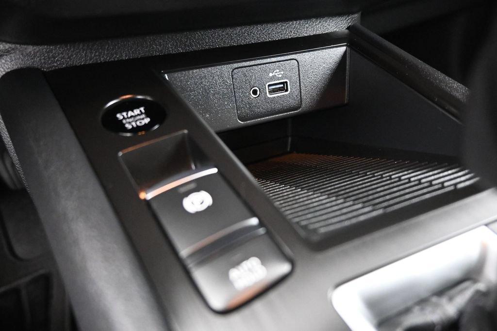 Used 2025 Nissan Kicks S FWD image 16