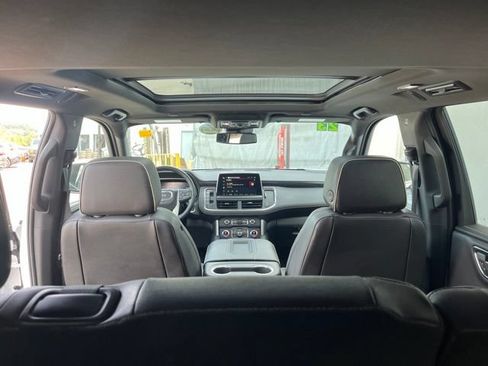 Used 2023 GMC Yukon XL SLT w/ SLT Premium Package AWD/4WD image 32