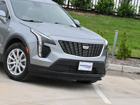 Used 2023 Cadillac XT4 Luxury w/ Cold Weather Package FWD image 39