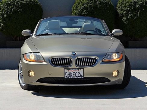 Used 2004 BMW Z4 3.0i image 2