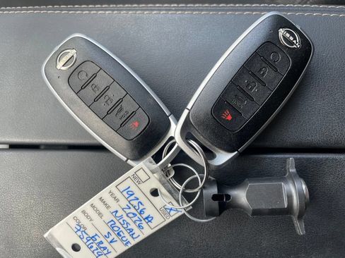 Certified 2026 Nissan Rogue SV FWD image 17