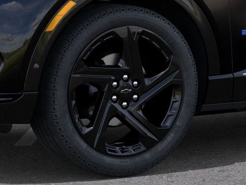 New 2025 Chevrolet Equinox EV RS image 9