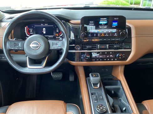 Certified 2023 Nissan Pathfinder Platinum w/ Cargo Package AWD/4WD image 25