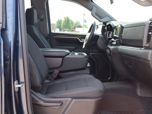 Used 2022 Chevrolet Silverado 1500 LT image 13