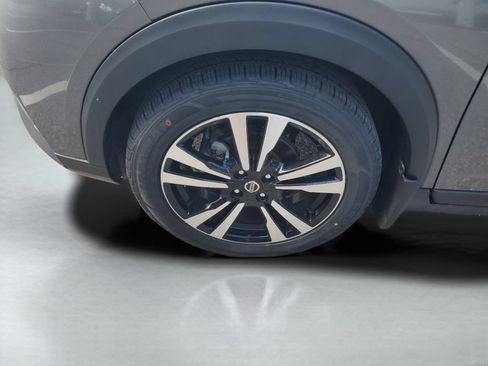 Used 2020 Nissan Kicks SV FWD image 24