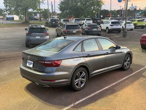 Used 2020 Volkswagen Jetta R-Line FWD image 2