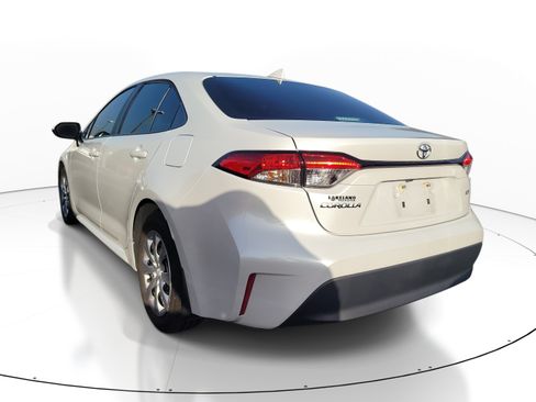 Certified 2025 Toyota Corolla LE FWD image 5
