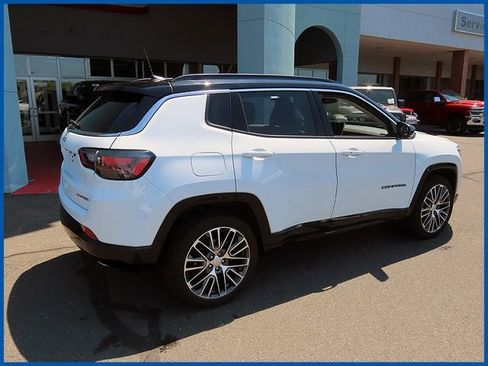 Used 2022 Jeep Compass Limited w/ Elite Group AWD/4WD image 7