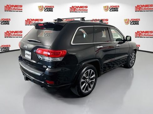 Used 2018 Jeep Grand Cherokee Overland AWD/4WD image 18