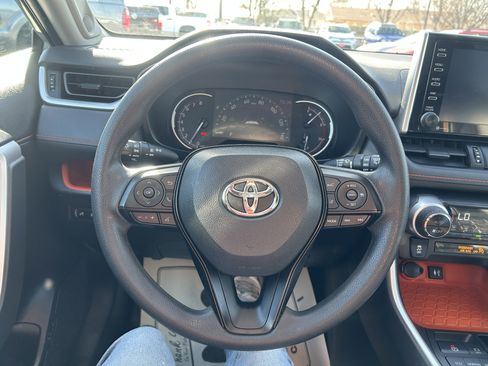 Used 2019 Toyota RAV4 Adventure image 13