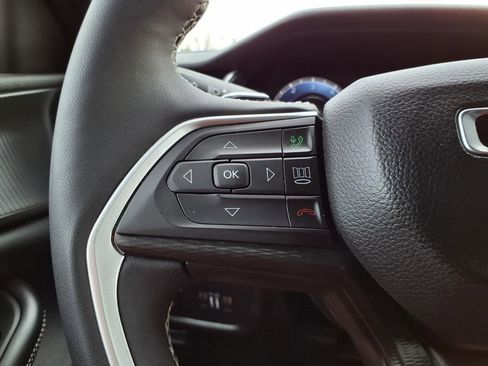 Used 2025 Jeep Grand Cherokee L Laredo w/ Luxury Tech Group I image 17