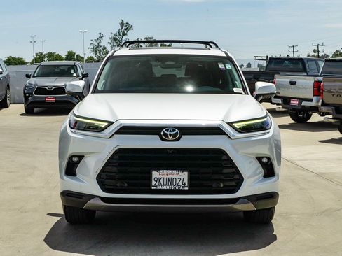 Certified 2024 Toyota Grand Highlander FWD image 7