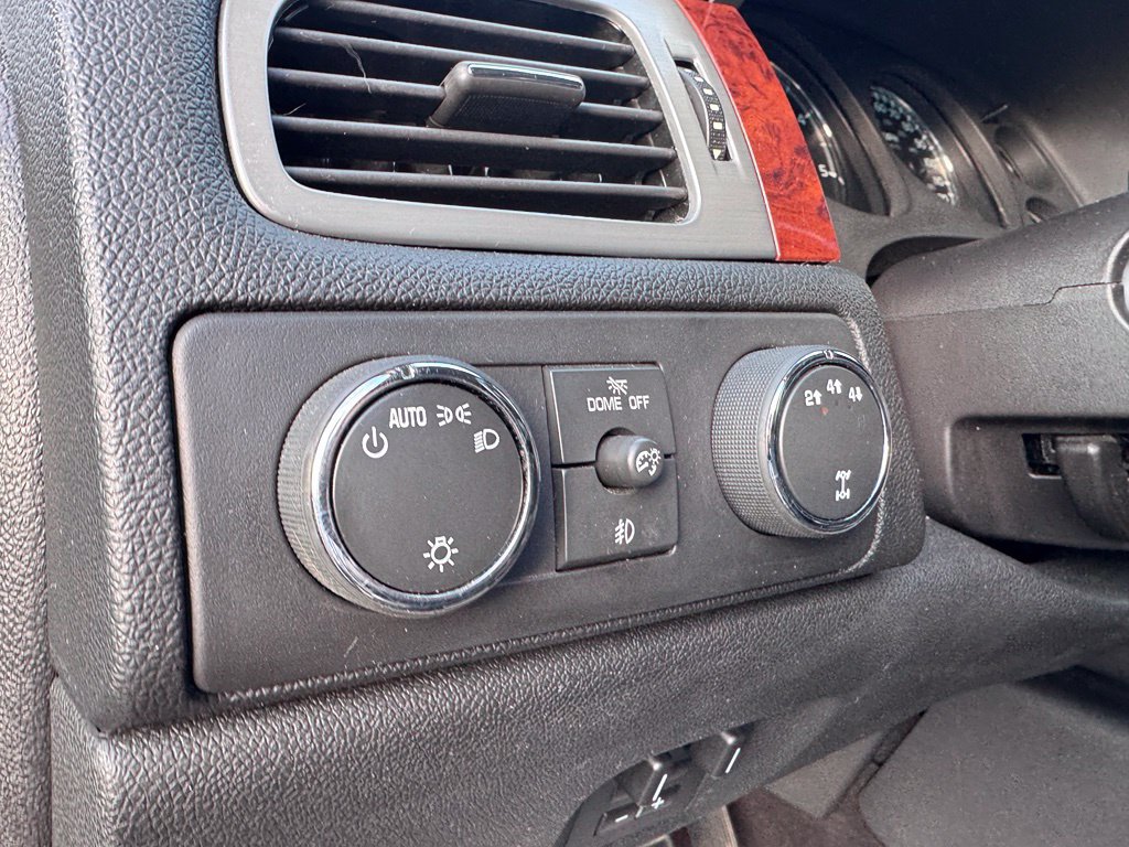 Used 2014 GMC Sierra 2500 SLT w/ SLT Convenience Package AWD/4WD image 16