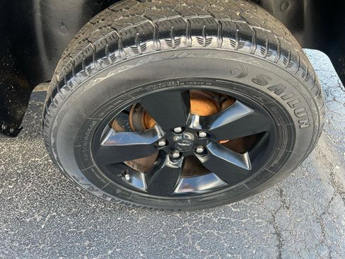 Used 2017 RAM 1500 Express w/ Black Ram 1500 Express Group AWD/4WD image 21