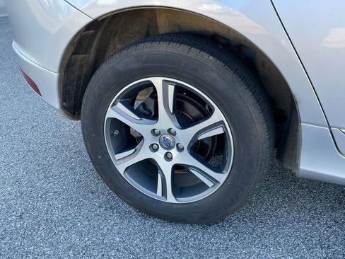 Used 2015 Volvo XC60 T6 Platinum image 13