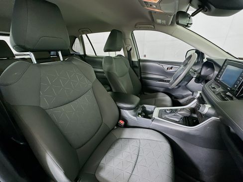 Used 2020 Toyota RAV4 XLE w/ Carpet Mat Package AWD/4WD image 31