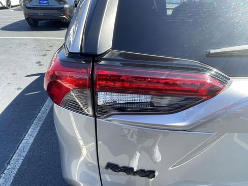 Used 2021 Toyota RAV4 XLE w/ Convenience Package image 20