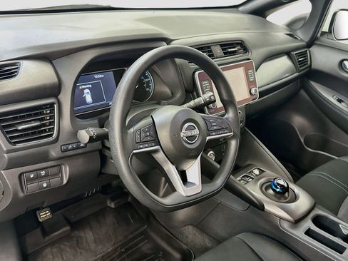 Used 2025 Nissan Leaf S FWD image 18