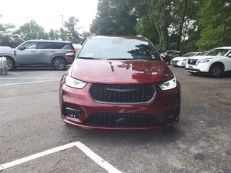 Used 2022 Chrysler Pacifica Touring-L w/ S Appearance Package FWD video 2