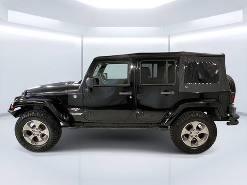 Used 2007 Jeep Wrangler Unlimited Sahara AWD/4WD image 4