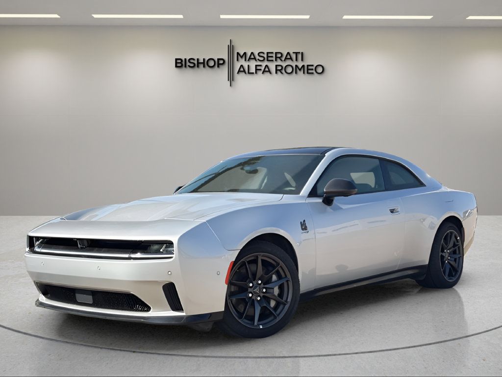 Used 2025 Dodge Charger Daytona Scat Pack w/ Plus Group AWD/4WD image 2