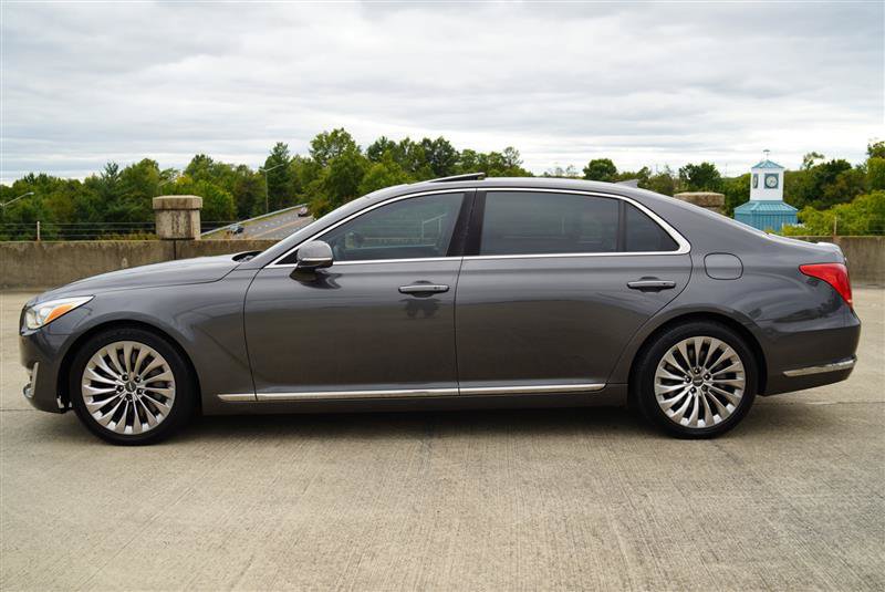 Used 2019 Genesis G90 5.0 Ultimate RWD image 3