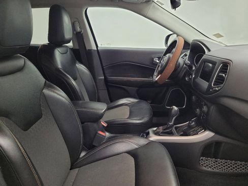 Used 2019 Jeep Compass Latitude w/ Cold Weather Group AWD/4WD image 21