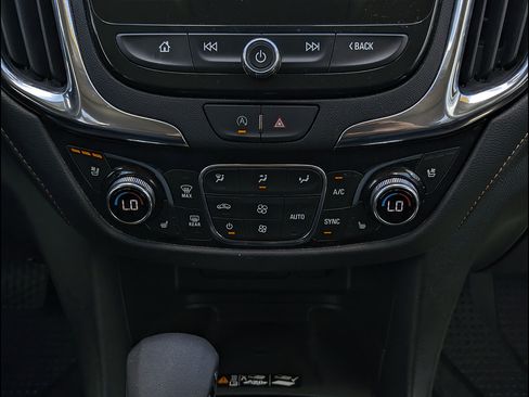Used 2022 Chevrolet Equinox Premier AWD/4WD image 34