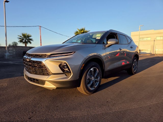 New 2026 Chevrolet Blazer LT w/ Convenience Package FWD image 2