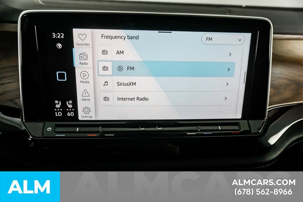 Used 2025 Volkswagen Atlas SE FWD image 36