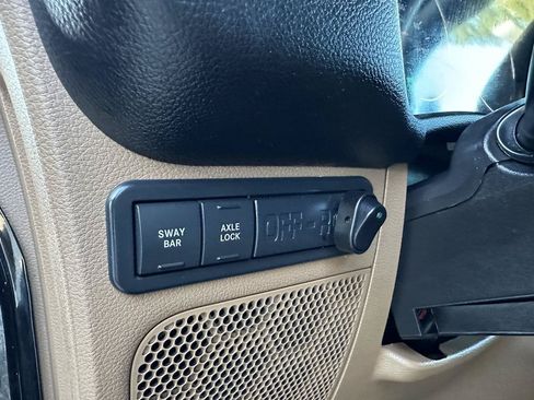 Used 2014 Jeep Wrangler Unlimited Rubicon w/ Connectivity Group AWD/4WD image 15